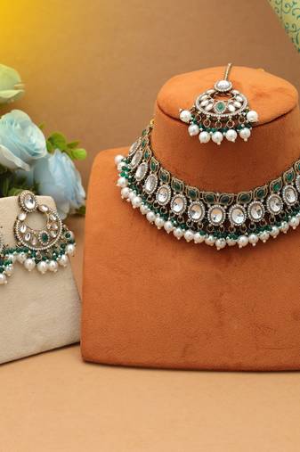 Green color kundan necklace set