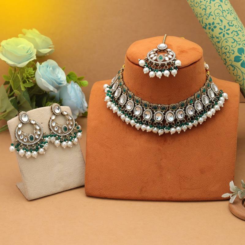 Green color kundan necklace set