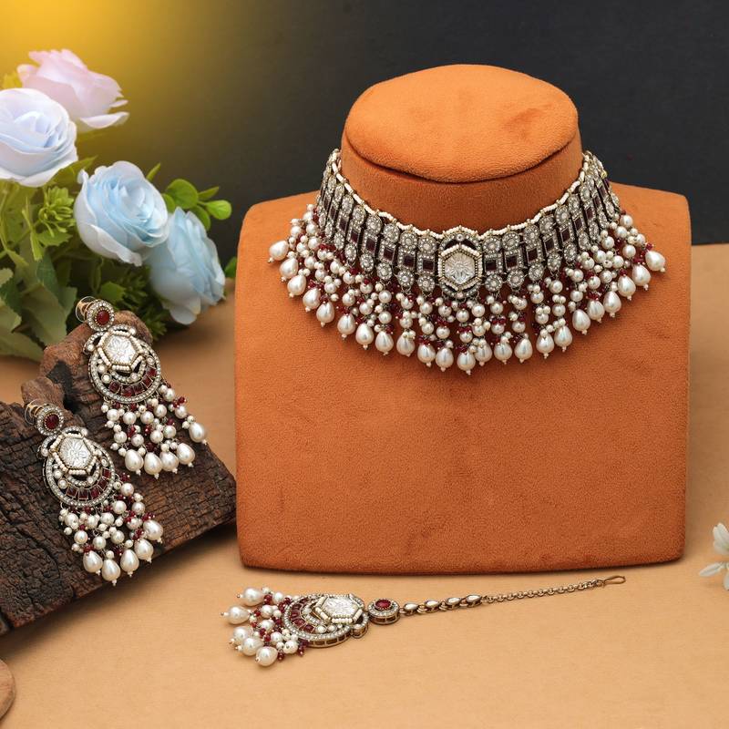 Maroon color choker kundan necklace set