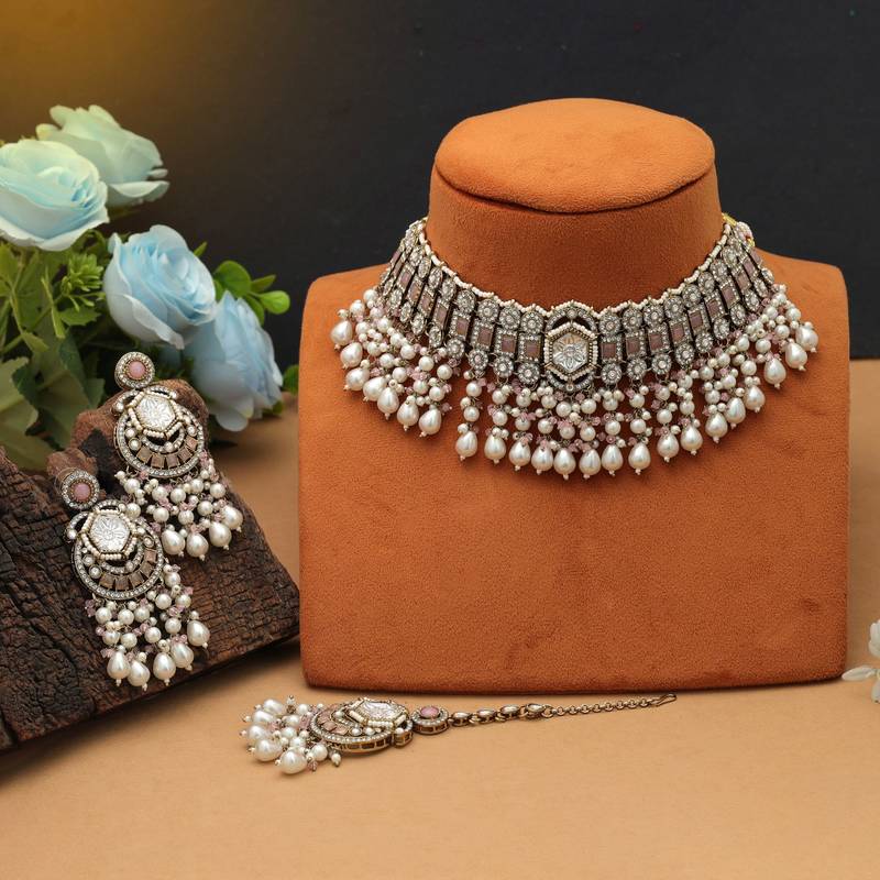 Light pink color choker kundan necklace set