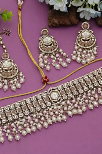 Light pink color choker kundan necklace set