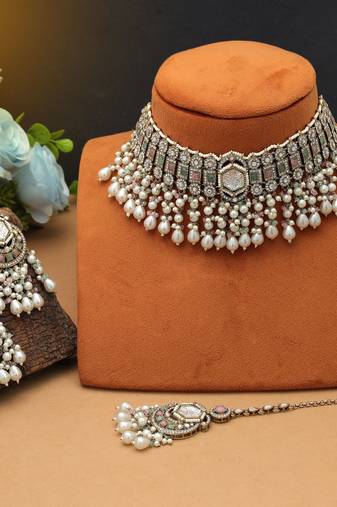 Pista green color choker kundan necklace set