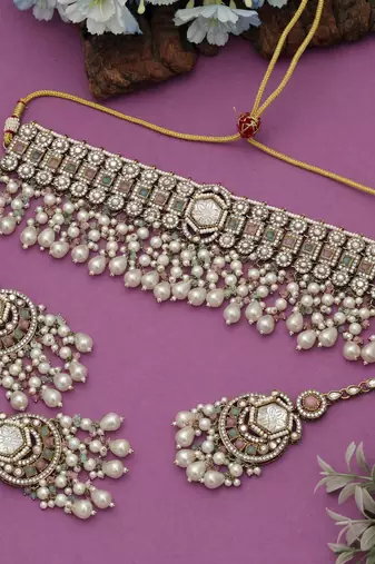 Pista green color choker kundan necklace set