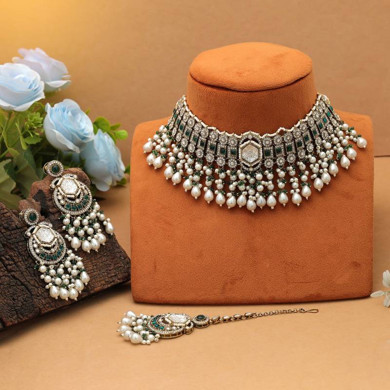 Green color choker kundan necklace set