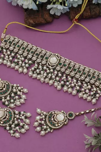 Green color choker kundan necklace set