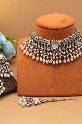 Magenta color choker kundan necklace set