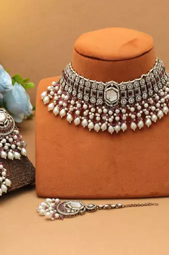 Magenta color choker kundan necklace set