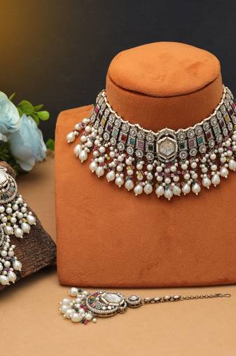 Multi color choker kundan necklace set