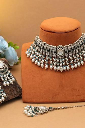 Turquoise blue color choker kundan necklace set