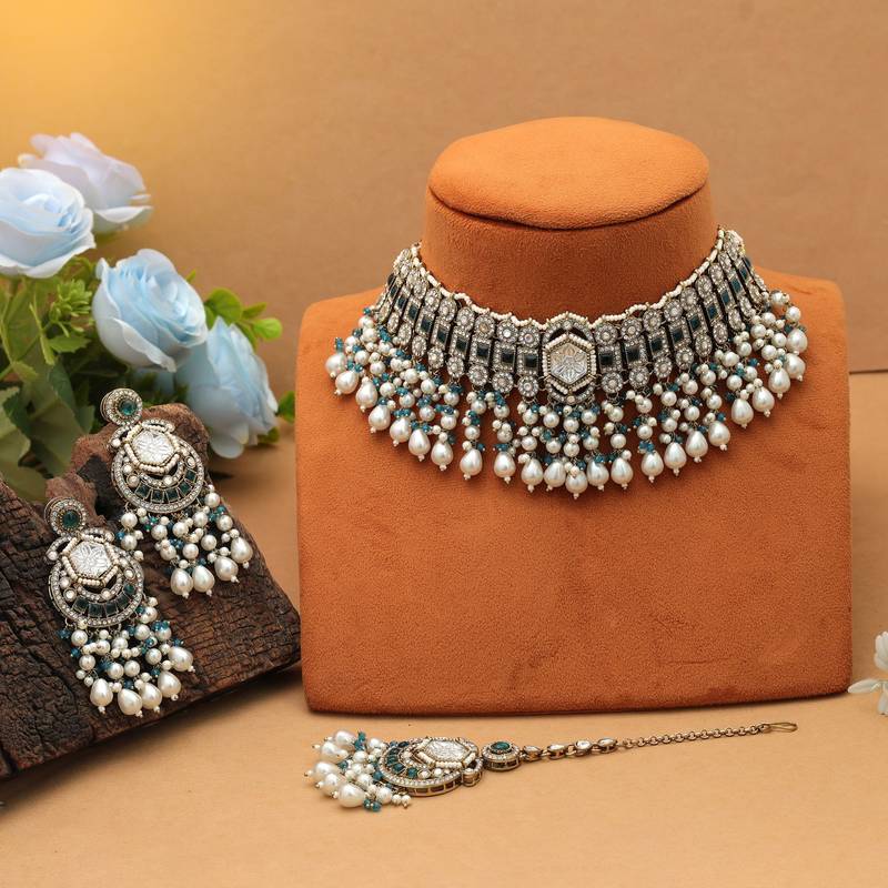 Turquoise blue color choker kundan necklace set