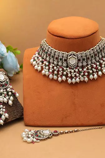 Rani & green color choker kundan necklace set