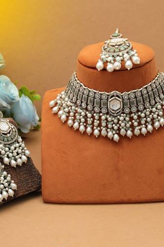 Pista green & white color choker kundan necklace set