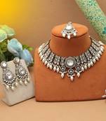 White color kundan necklace set