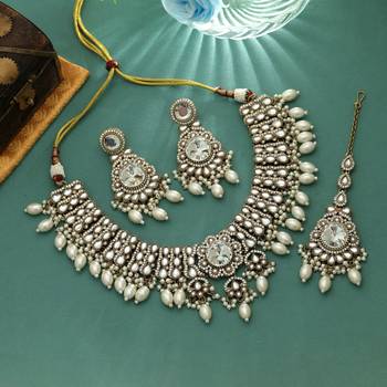 White color kundan necklace set 2