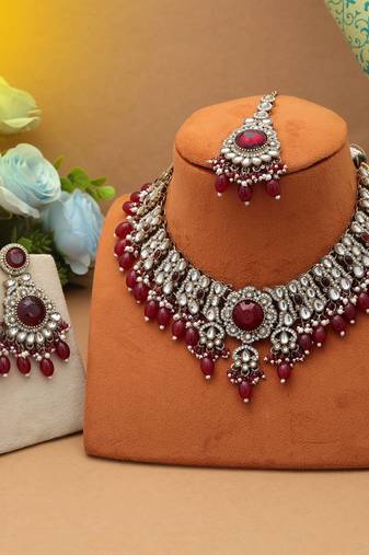 Maroon color kundan necklace set