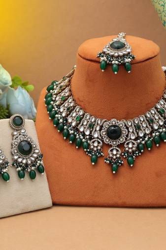 Green color kundan necklace set