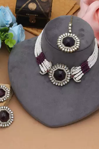 wine color choker kundan necklace set