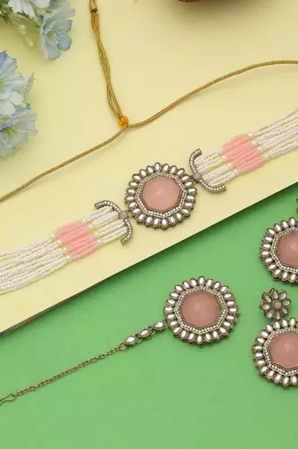 Pink color choker kundan necklace set