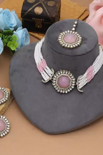 Pink color choker kundan necklace set