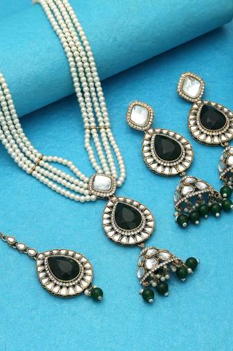 Green color kundan necklace set