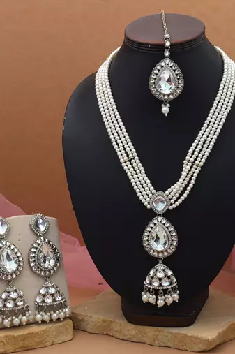 White color kundan necklace set