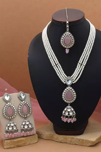 Light pink color kundan necklace set