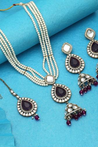 Wine color kundan necklace set