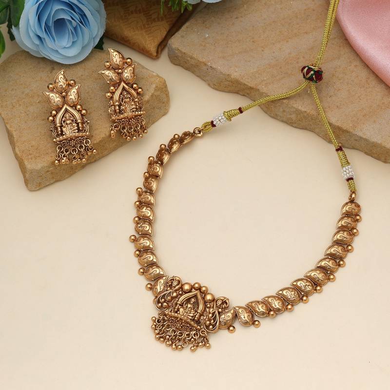 Gold color matte gold necklace set