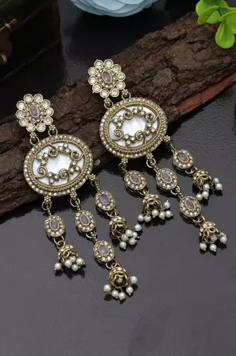 Lavendar color kundan earrings