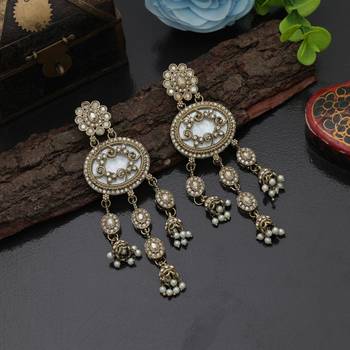 Gold color kundan earrings 2