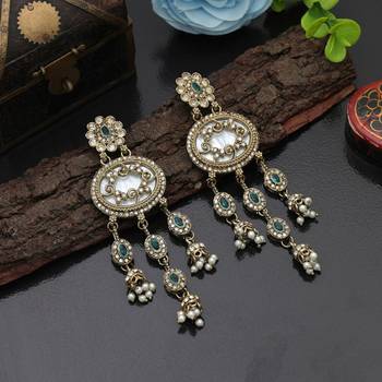 Green color kundan earrings 2