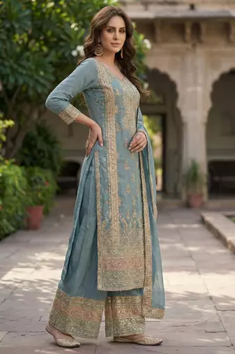 Blue chinon suit with embroidered sequin 