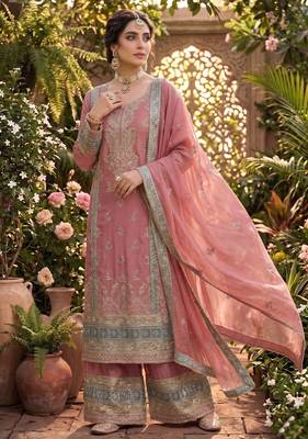 Pink chinon suit with embroidered sequin  2
