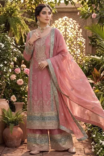 Pink chinon suit with embroidered sequin 