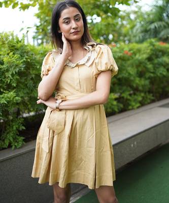 Mustard yellow linen mini summer dress with ruffeled sleeves 2