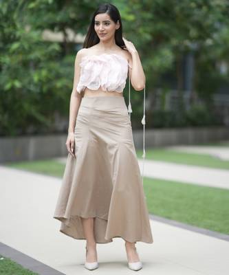 Soft pink ruffled top with pleated linen long skirt 3