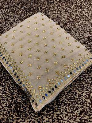 Off White Color Embroidered And Diamond And mirror Work Georgette Saree 3