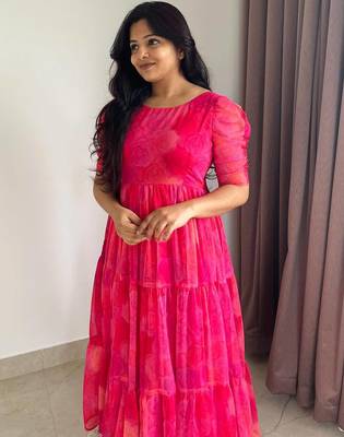 Women pink chiffon printed dress 1