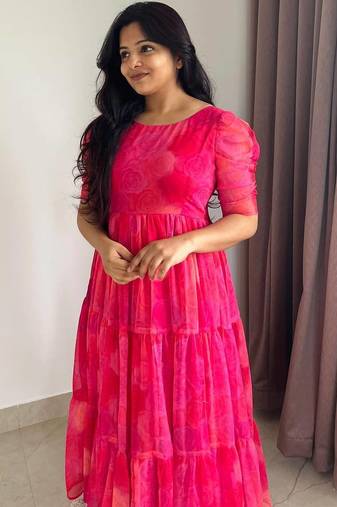 Women pink chiffon printed dress