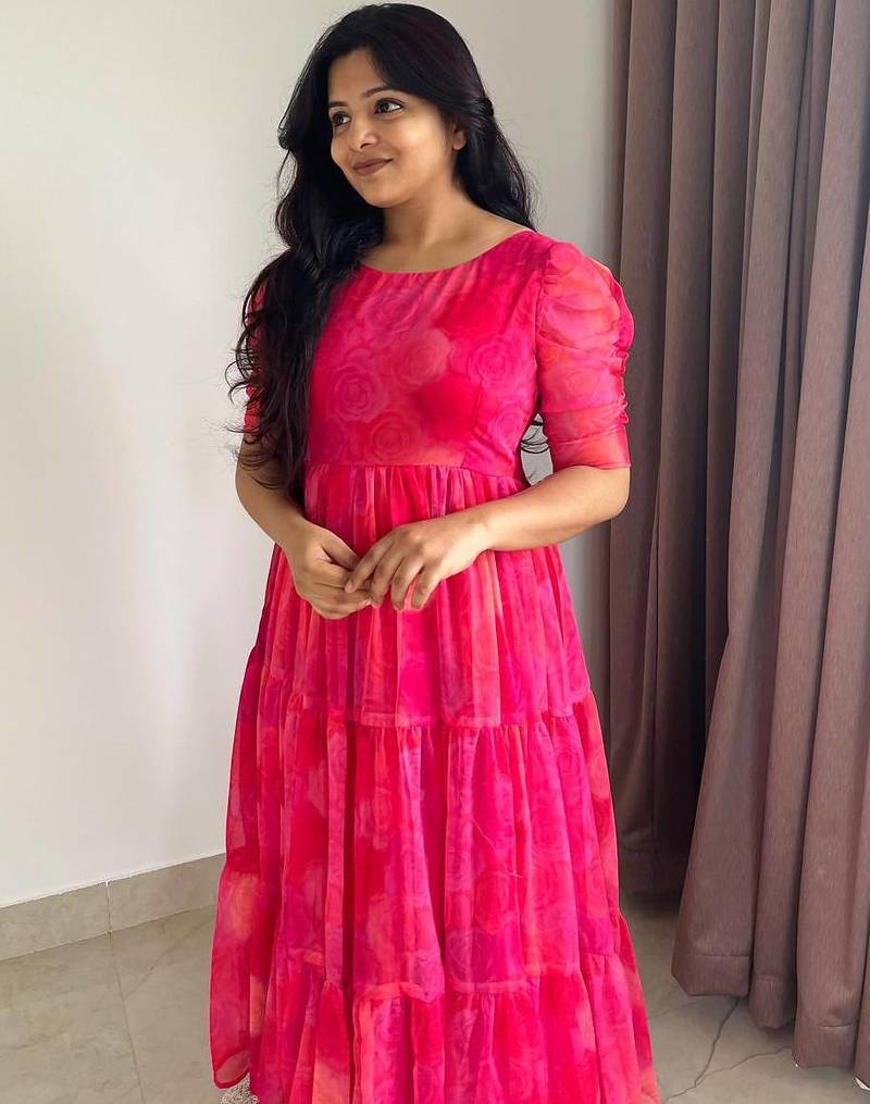 Women pink chiffon printed dress