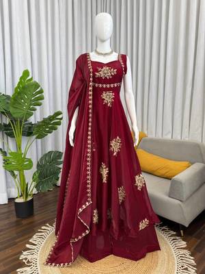 Maroon fendy silk thread sequin palazzo suit 3
