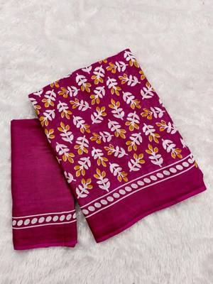 Pink floral print mulmul cotton saree with blouse. 5
