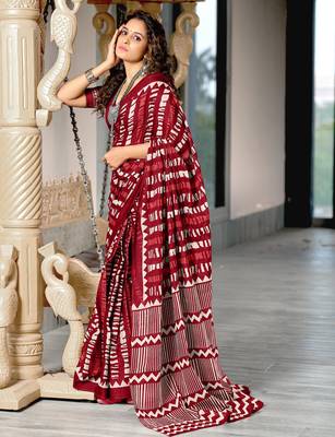 Maroon zigzag, striped print mulmul cotton saree with blouse. 5