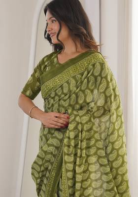 Green blocked printed, paisley soft pure cotton saree with blouse. 3