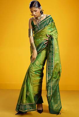 green pure silk blend handloom zari weaving saree with blouse 1