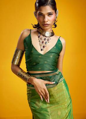 green pure silk blend handloom zari weaving saree with blouse 5