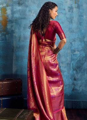 magenta silk blend handloom zari weaving saree with blouse 4