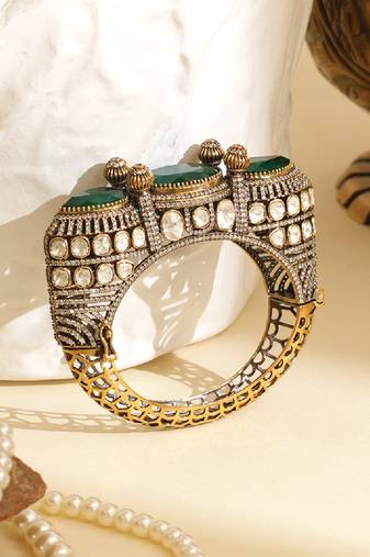 Zircon green stone royal kada