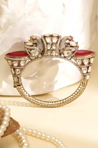 Zircon red stone royal kada