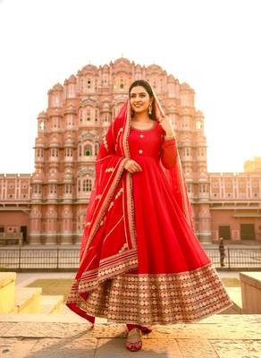 Womens fancy silk heavy quality fabricwith handwork gown set 3